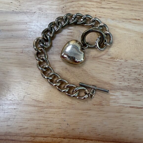 Guess Gold-Tone Chain-Link Toggle Bracelet With Pave Crystal Heart Charm - Picture 10 of 13